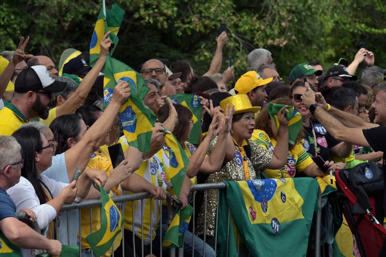 Lula da Silva y Flávio Bolsonaro se preparan para las elecciones en Brasil