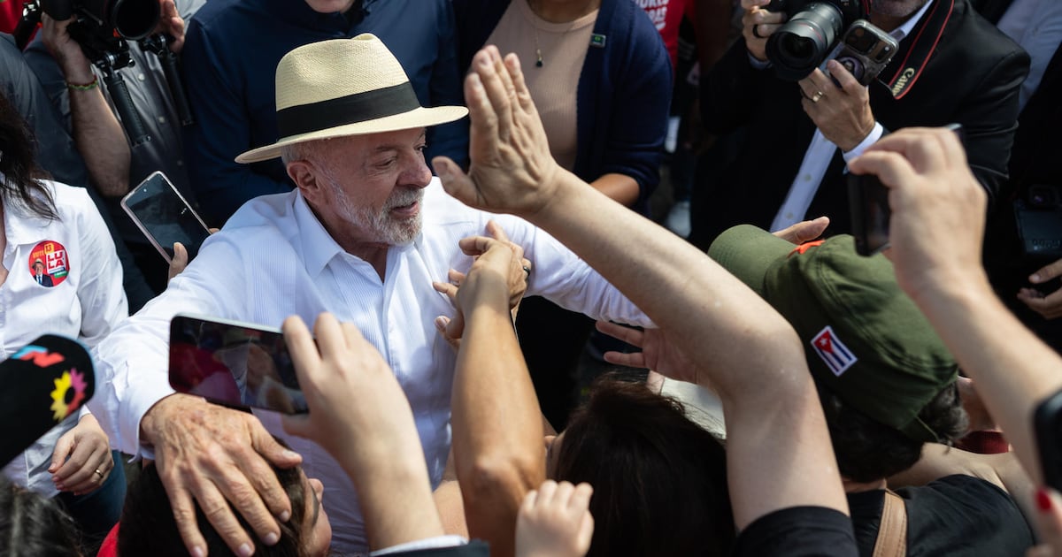 Lula ‘herido’: Suspende campaña y evalúa cómo vencer a Bolsonaro; ‘pensé que ganaríamos en primera vuelta’