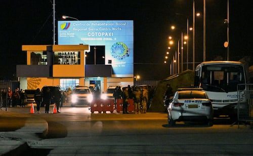 Motines en cárceles de Ecuador dejan al menos ocho reclusos muertos; autoridades reportan 10 heridos