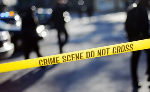 Muere policía de Filadelfia y otro resulta herido tras reporte de hombre armado; hay un sospechoso detenido