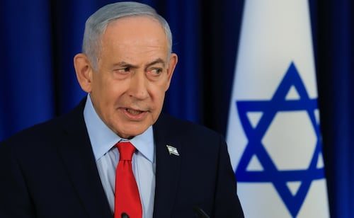 Netanyahu dice que copiloto de avión que fue desviado tuvo "adoctrinación islamista radical"; buscan condecorar a pasajeros
