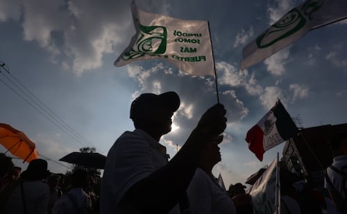 "¡No te vayas a enfermar porque no hay material!"; trabajadores del IMSS bloquean Segob y amagan con protestas cada ocho días