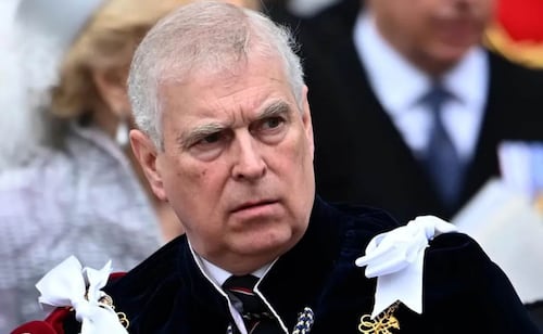 Órdenes para registrar propiedades de expríncipe Andrés fueron ilegales, reconoce Policía; sigue investigación por "conducta indebida"