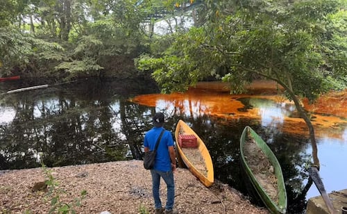 Pemex se deslinda de derrame de hidrocarburo en arroyo de Veracruz; "producto proviene de instalaciones ajenas", dice