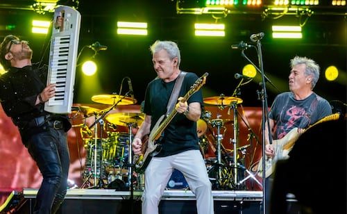 Previo a estreno de documental, Hombres G llena de nostalgia al Auditorio Nacional; la agrupación celebra 40 años de carrera