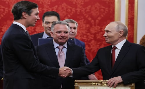 Putin acepta reanudar negociaciones de paz con Ucrania; serán en noviembre y con la mediación de EU