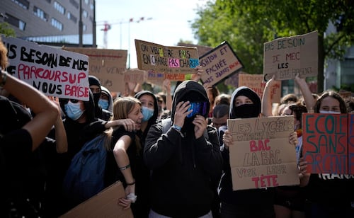 ¿Qué piden los estudiantes de institutos de Francia?; las demandas van desde la falta de profesores hasta el acceso a la universidad