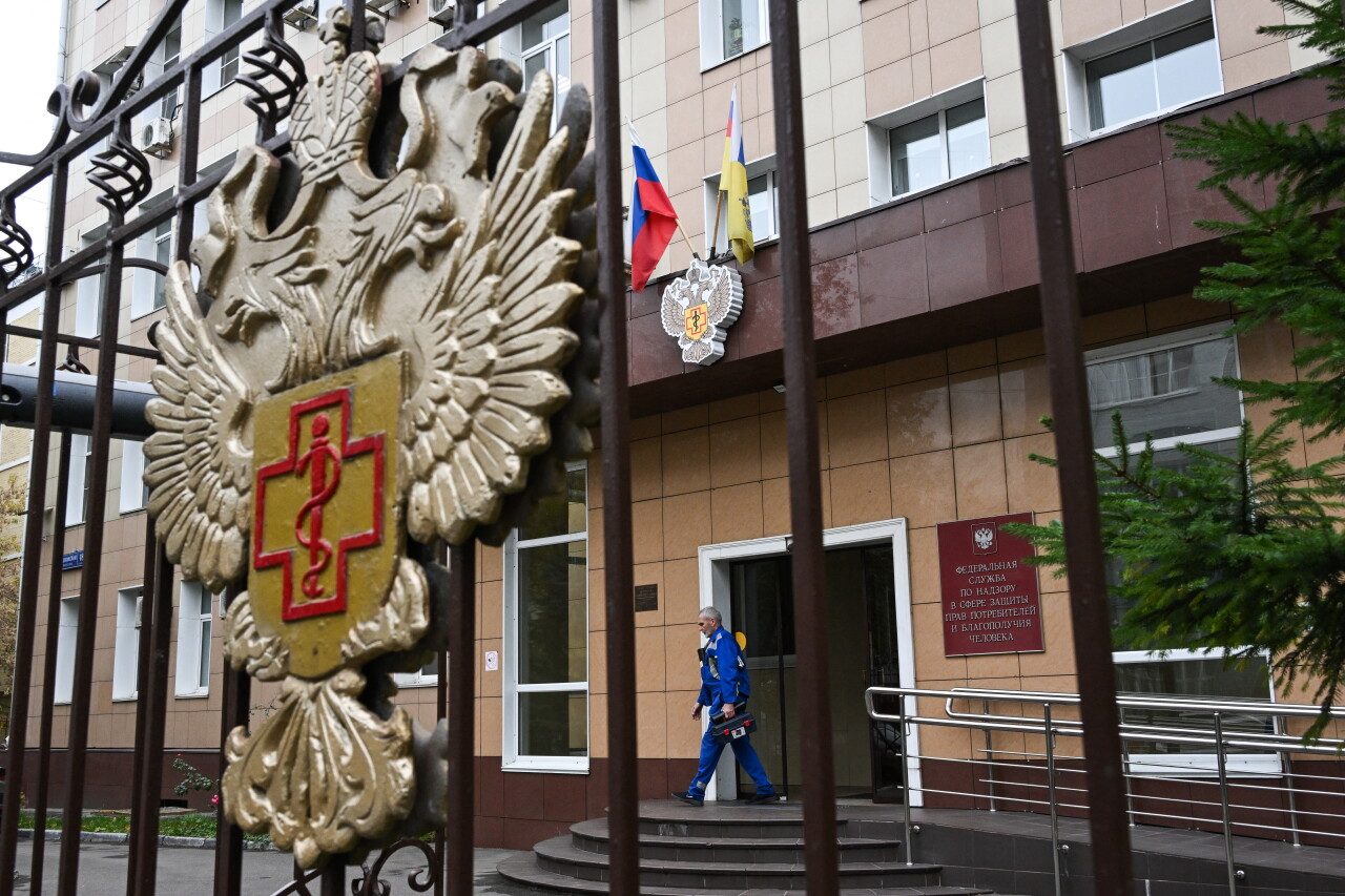 ¿Qué sabemos de la muerte de una trabajadora por neumonía en Siberia?