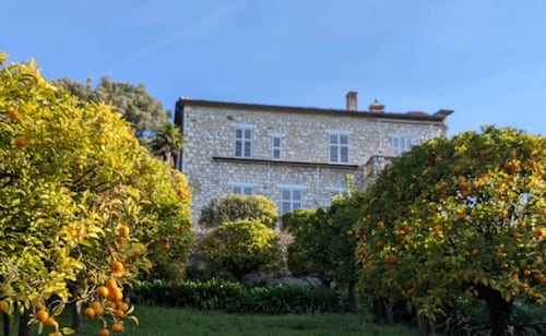 Recuperan dos pinturas de Renoir robadas de un museo en Francia; detienen a seis sospechosos