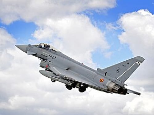 Reino Unido refuerza apoyo militar a Arabia Saudita; desplegará aviones de combate para misiones "defensivas"