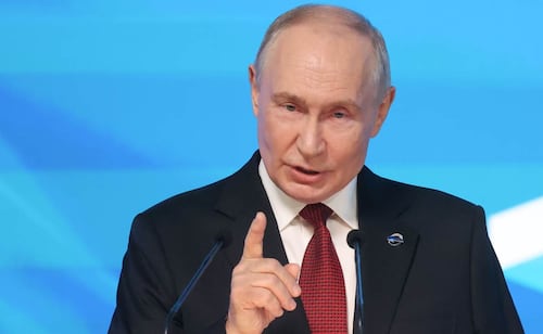 Rusia usará todo tipo de armas si atacan enclave de Kaliningrado, advierte Putin; OTAN condena "retórica nuclear irresponsable"