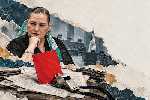 Sacan la roja al árbitro electoral