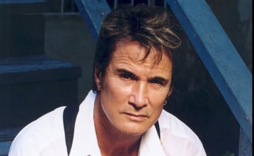 Sale a la luz la causa de muerte de Richard Norton, actor de "Mad Max"; una reacción tras inyectarse péptidos