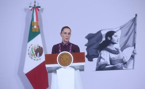 Sheinbaum evita hablar de "Andy" López en los XV años de Morena; destaca al movimiento como el "más importante del mundo"