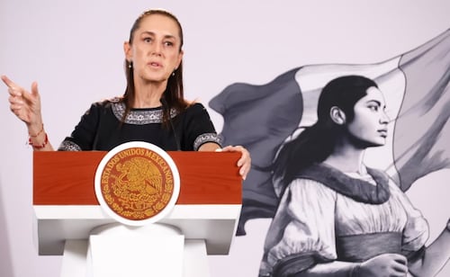 Sheinbaum informa que IMSS presentará contrapuesta salarial para trabajadores; "tiene que cooperar el sindicato", expresa