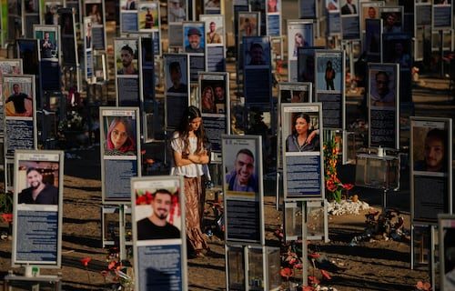 Tercer aniversario de los ataques de Hamas; israelíes lloran a sus muertos mientras palestinos languidecen en las ruinas de Gaza