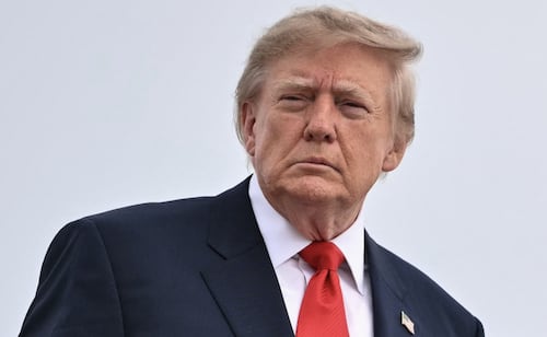 Trump decidirá "muy pronto" si se suma a los ataques saudíes contra hutíes; "es posible. Vamos a estudiar la cuestión", dice