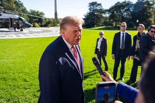 Trump está "frustrado y enfadado" por acusaciones de Ucrania: Rubio; el mandatario quiere un acuerdo negociado Moscú-Kiev, afirma
