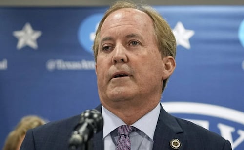 Trump hace campaña en Texas; su candidato lo culpa por su mala posición en los sondeos