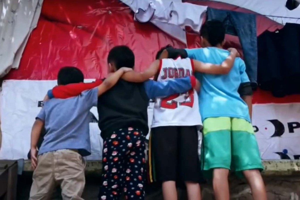 Trump ofrece 3 mil dólares a niños migrantes que se autodeporten