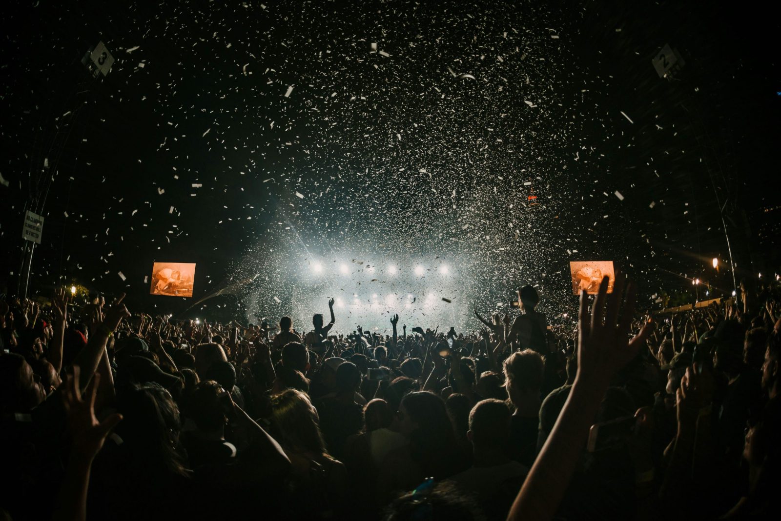 Turismo de conciertos: cómo viajar para ver a tu artista favorito