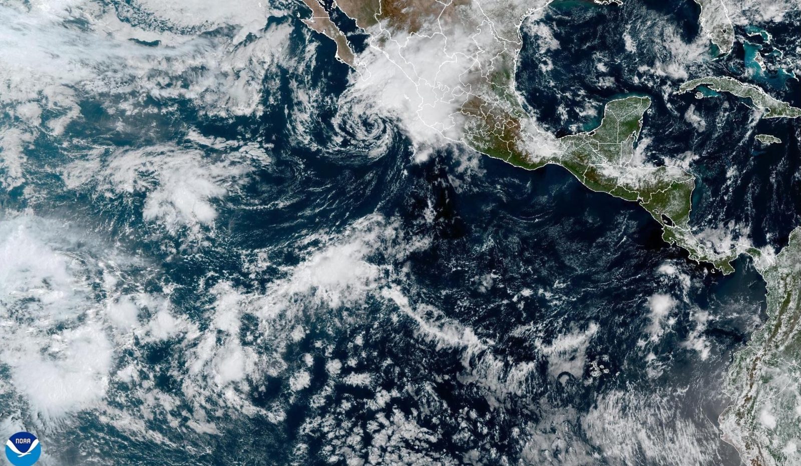 ‘Vance’ se debilita a depresión tropical pero sigue latoso: ¿Dónde habrá lluvias en México?