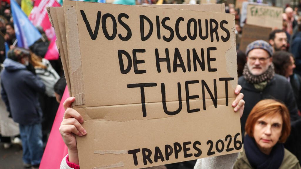 Venganza, el libro de Hitler, africanos y árabes como objetivo: el perfil del atacante en la periferia de París