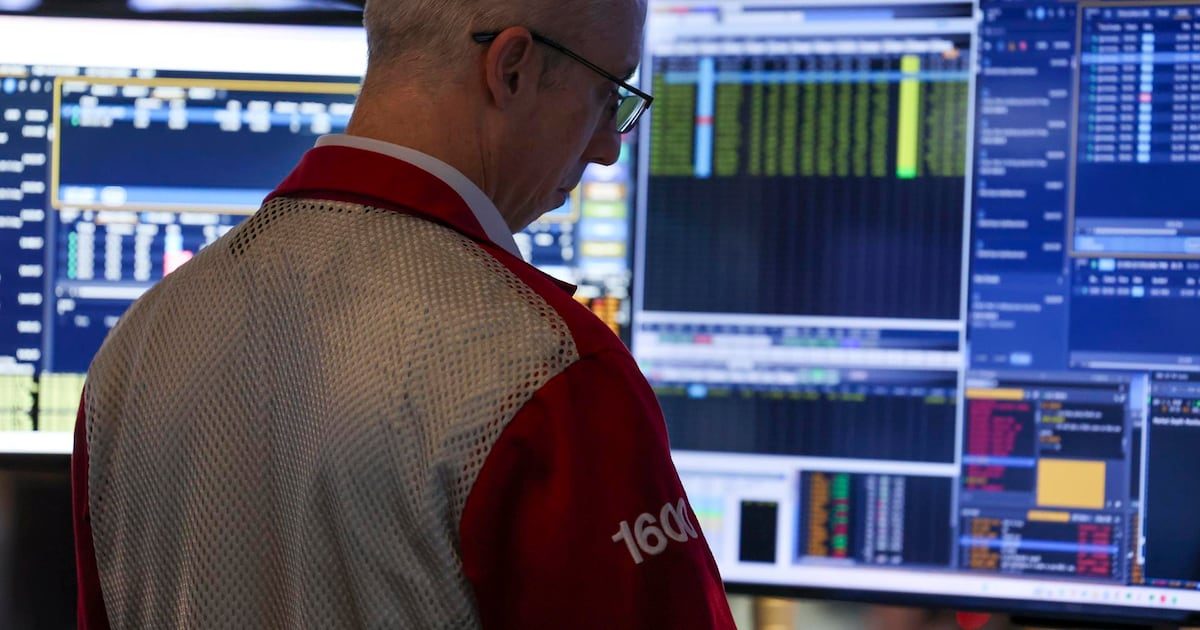 Wall Street despide octubre con números rojos; BMV gana 8.67% mensual