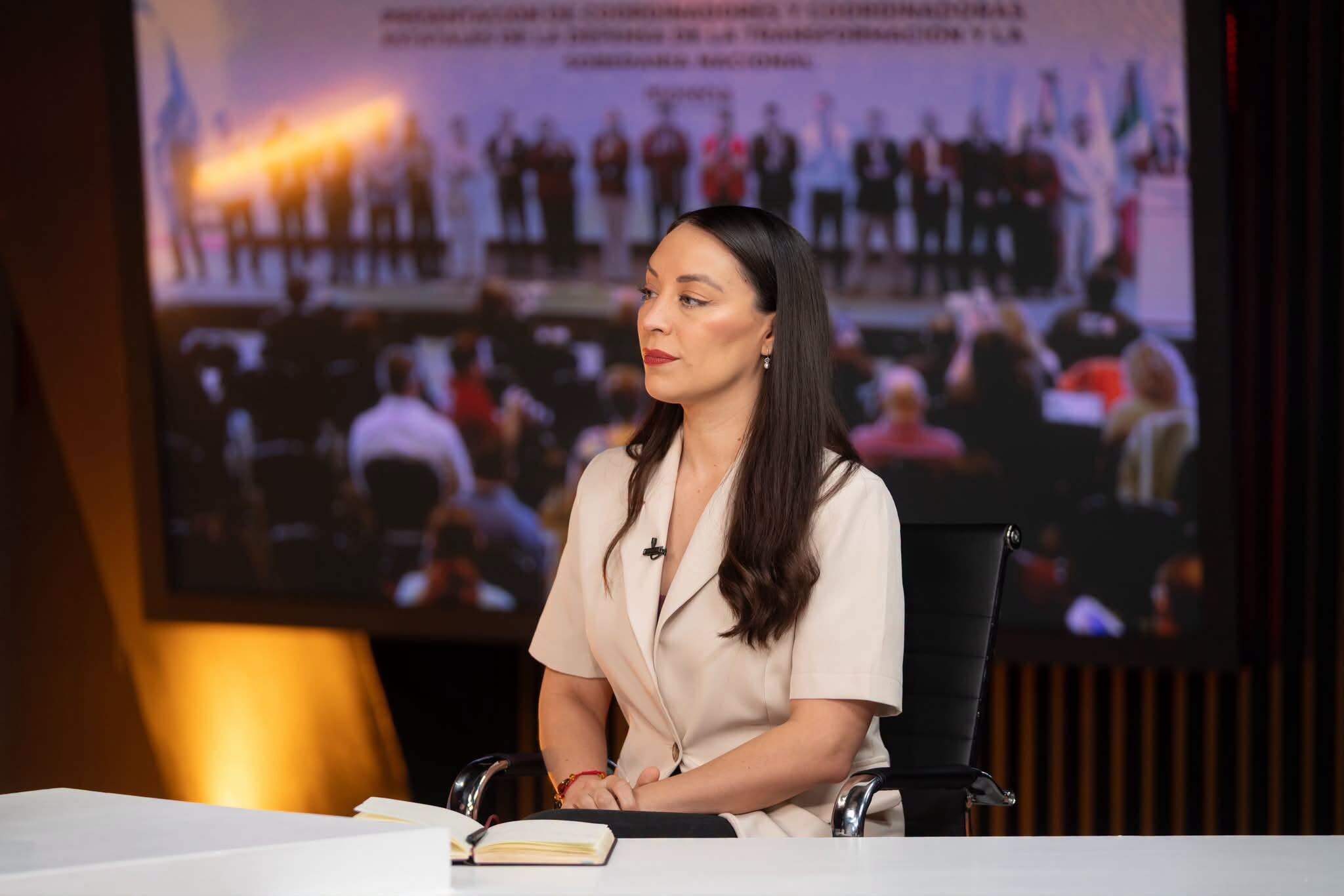 ‘¿Y los nexos con el Cártel de Sinaloa?’: Julieta Ramírez evita responder por señalamientos contra su equipo